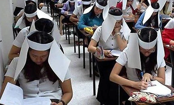 Students given blinkers to stop cheating