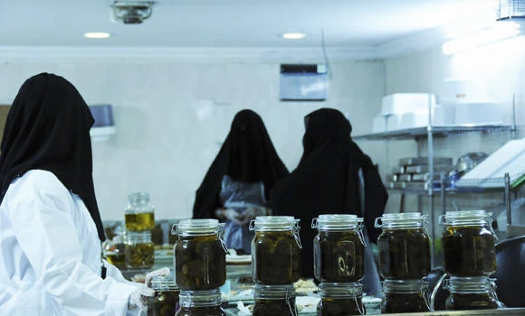 Manufacturing sector has few Saudi workers