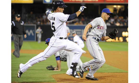 Homers fuel Mets’ 5-2 win over Padres