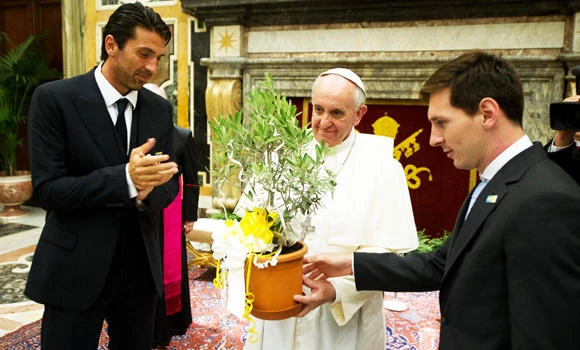 Soccer-loving pope meets world-class stars