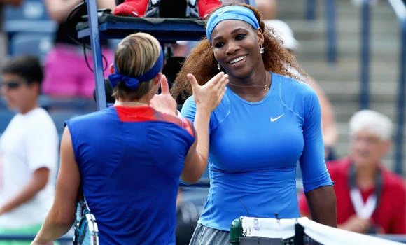 Williams rolls, Bartoli pulls out in Toronto