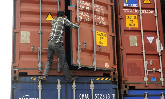 Regional unrest prompts Saudi exporters to study new options