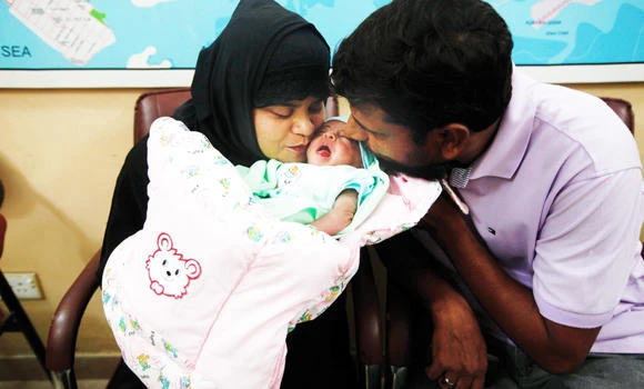 Controversial Pak host gives away babies on live show