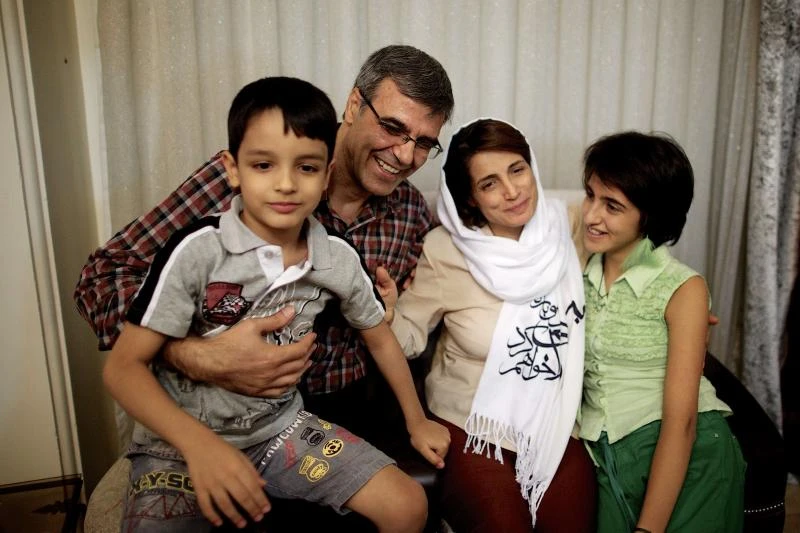 Iran releases jailed human rights lawyer