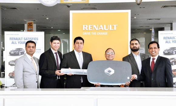 Jama Rent a Car boosts its
fleet with Renault Taxicabs
