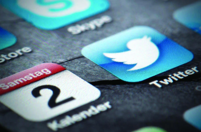 Twitter seeks to avoid Facebook’s IPO stumble