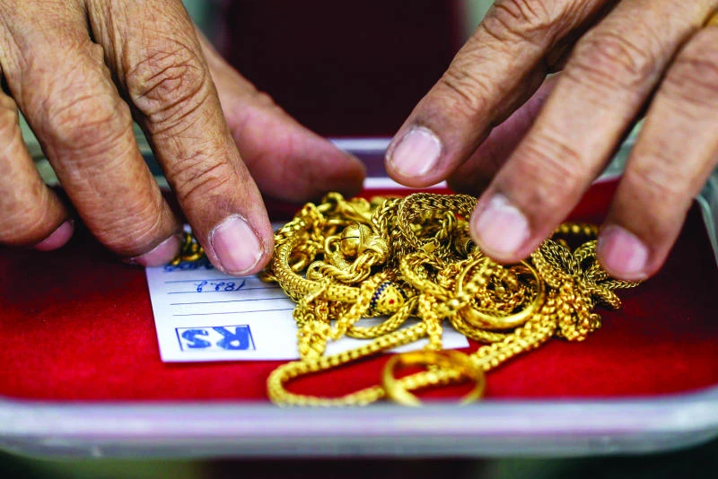 Gold price drops to 5-week low