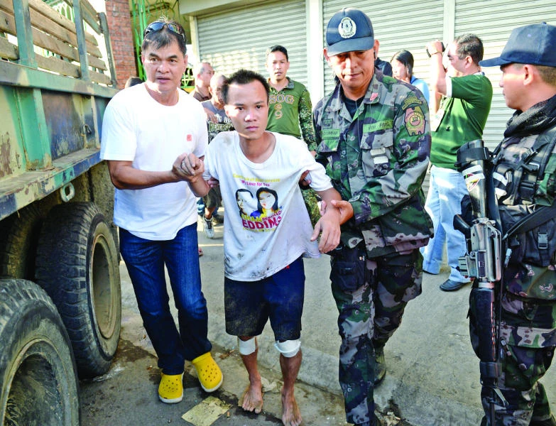 Many hostages escape amid army assaults in Philippines