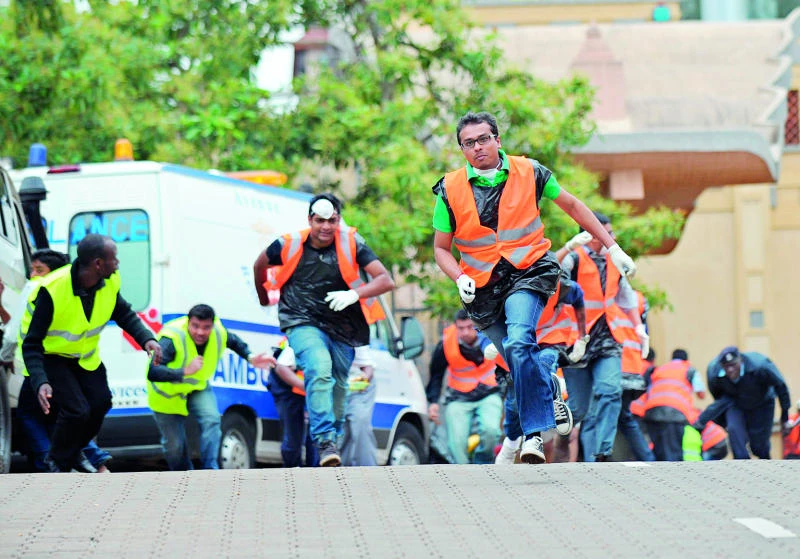 3 gunmen dead in mall endgame