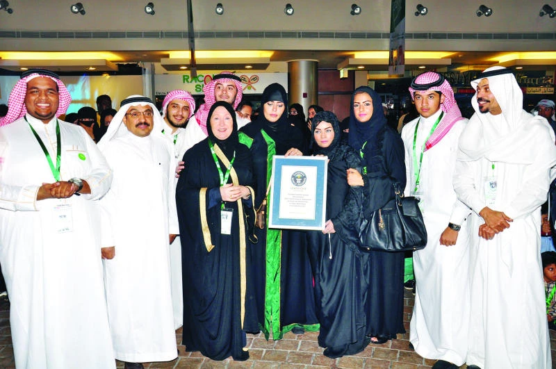 KSA sets Guinness record for largest handprint painting