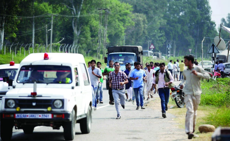 Militants storm Indian bases in Kashmir, kill 9