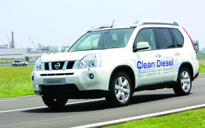 Nissan to recall 910,000 cars worldwide over accelerator issue