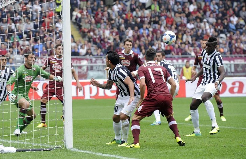 Pogba seals Juve derby win; Inter held