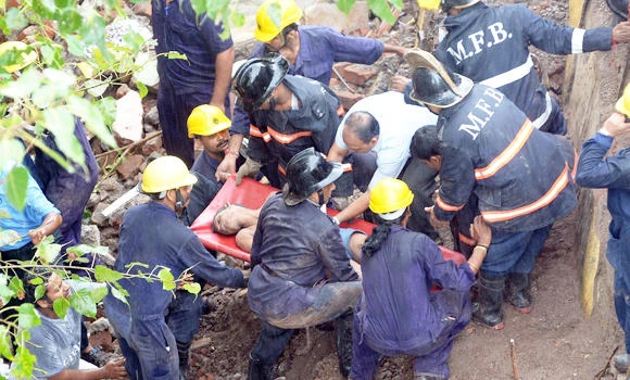 Up to 70 feared trapped in Mumbai building collapse