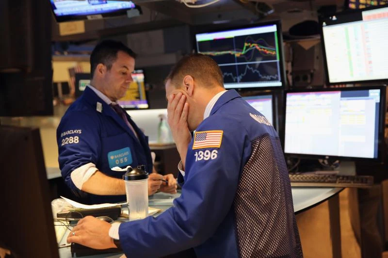 Dow average adds Goldman Sachs, Nike and Visa