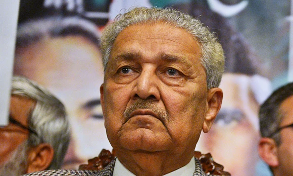 Qadeer Khan dissolves political party