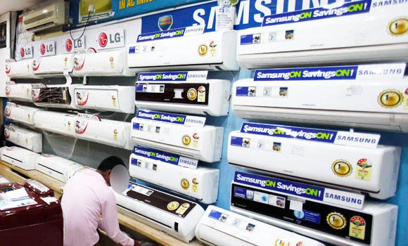 Shops offer discount on unsold air conditioners