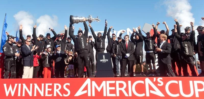 Oracle escapes to victory in historic comeback