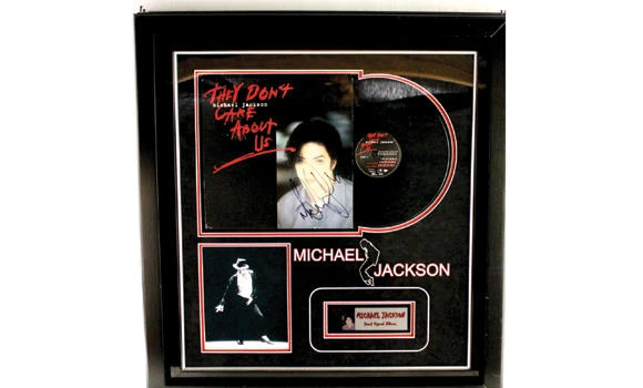 Michael Jackson auction halted over fake signature