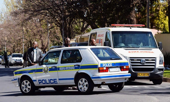 Mandela discharged from hospital, returns home