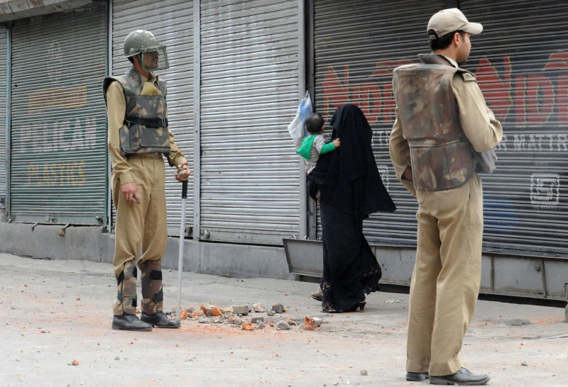 Controversial Kashmir concert ends on sour note