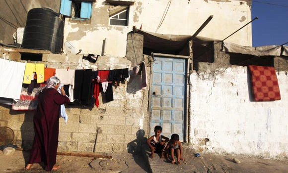 King grants $200 million aid for Palestinian cities