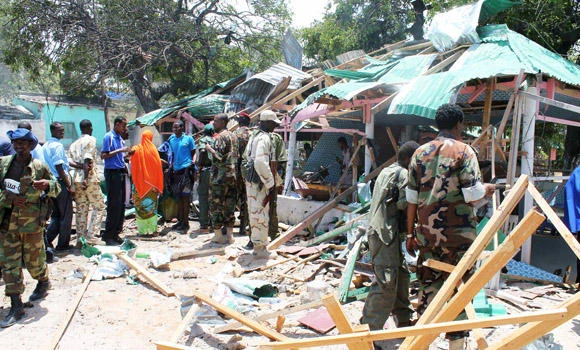 Top world chefs help out bombed Somali restuarant
