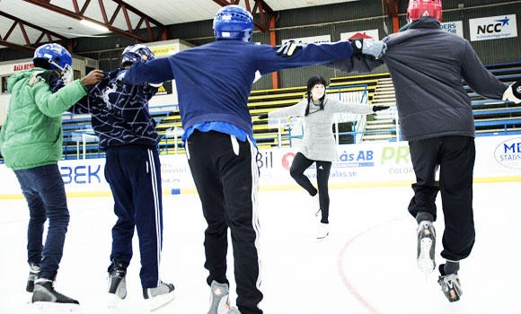 Somali bandy team embarks on icy road to Siberia