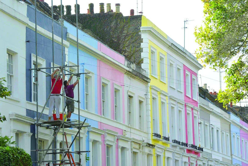 UK unemployment dips to 7.7% in August