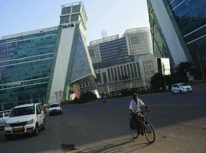 Indian rupee trims losses