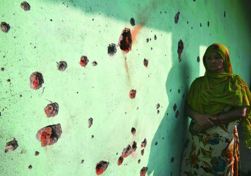 Exchange of gunfire over Kashmir border; 10 wounded