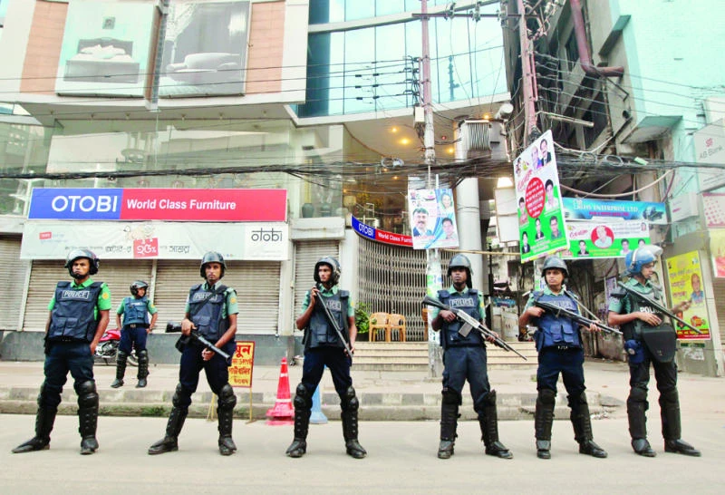 Fresh violence erupts in crisis-hit Bangladesh