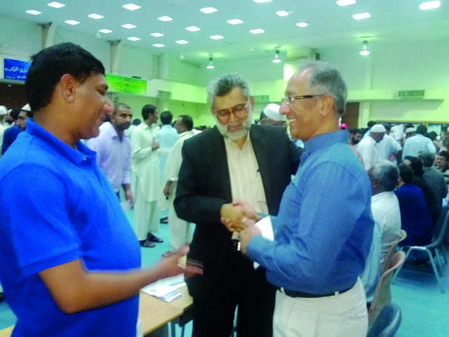 800,000 Pakistanis legalized