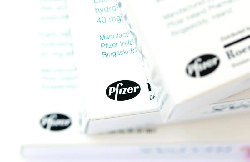 Pfizer Q3 net falls due to generics, higher costs