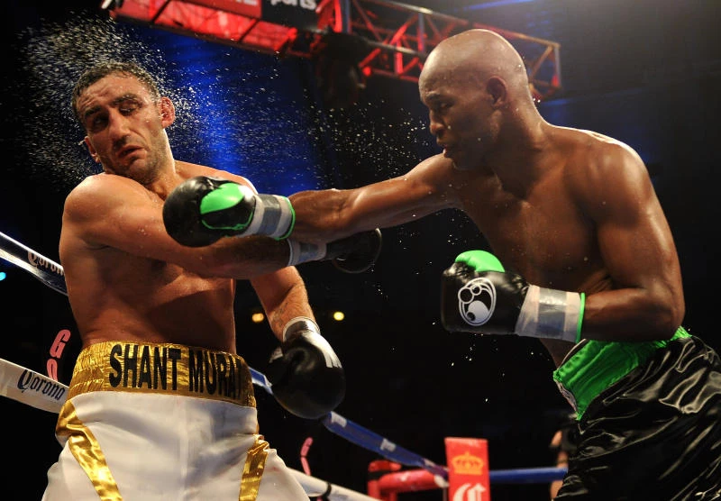 Ageless Hopkins retains light heavyweight crown