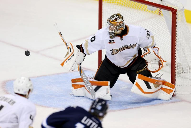 Perry fires winner in Ducks victory over Jets