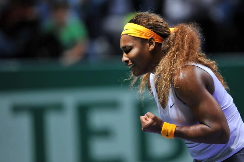 Serena sets up Li final clash