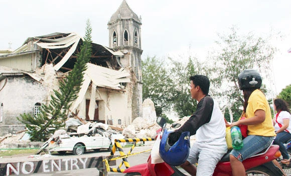 Hopeless search as Philippine quake death toll hits 151