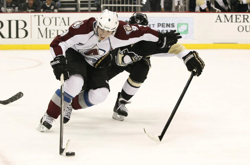 MacKinnon, Avalanche top Crosby, Penguins 1-0