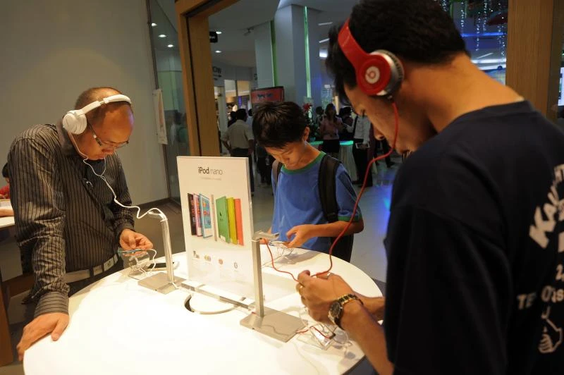 Apple sets iPhone launch for 50 new markets