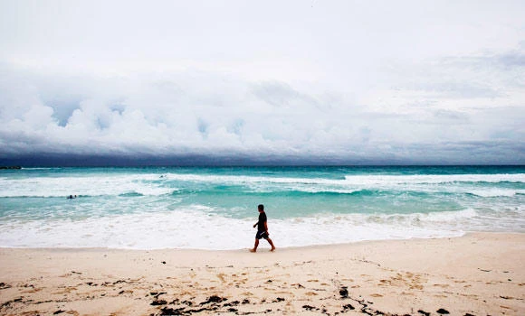 US preparing to weather tropical storm