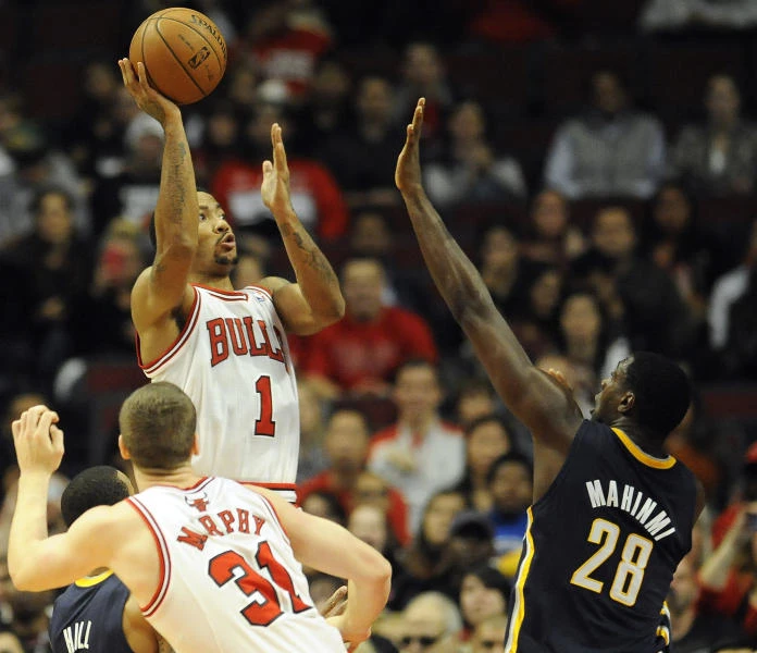 Rose scores 32 to lead Bulls over Pacers