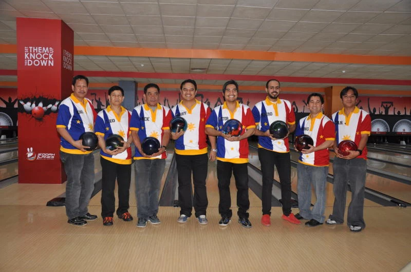 D’ Barkads bag Faris Monday Night Bowling League crown