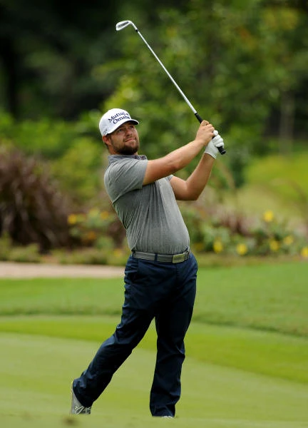 Moore leads in Malaysia; Mickelson ‘doing everything wrong’