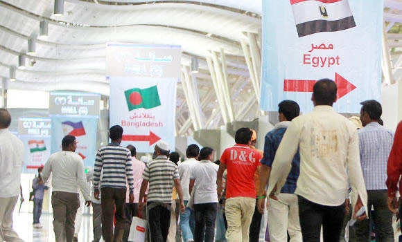 Thousands of foreigners walk out of jobs