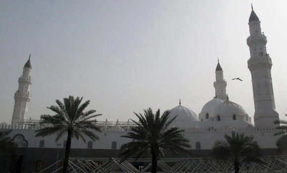 Thousands visit historical sites
