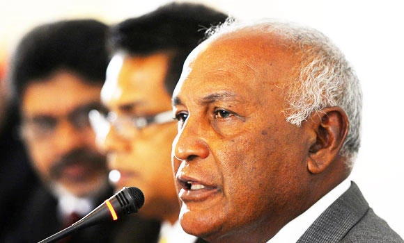 Maldives president withdraws from revote
