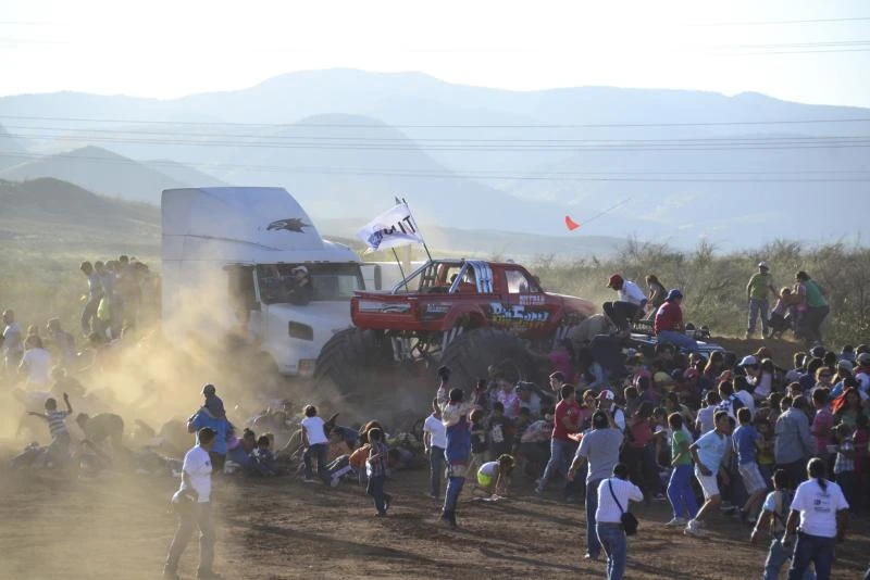 8 killed, dozens hurt in Mexico monster truck crash