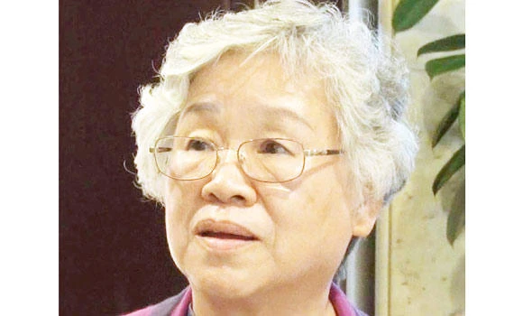 Mom visits American detained in North Korea