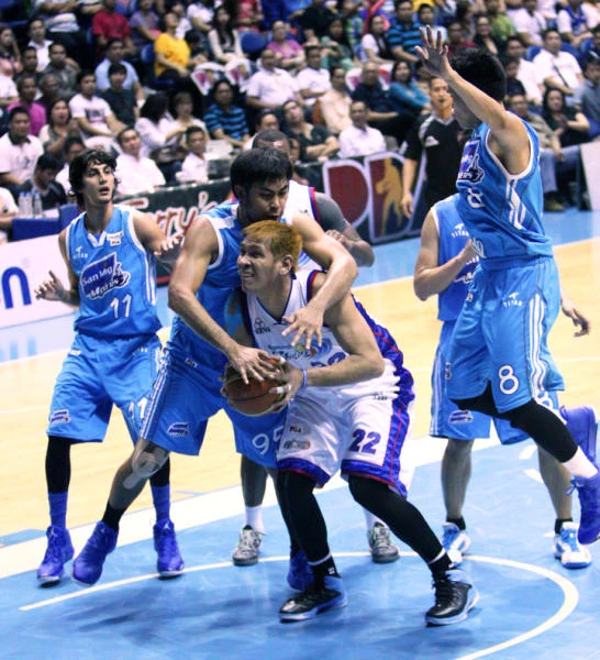 San Mig seizes control with big Game 5 victory